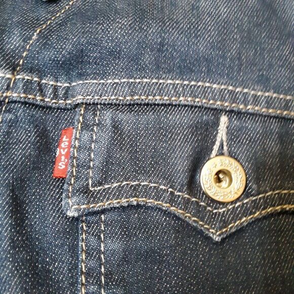 Levi's Trucking Denim Women's size M Dark Blue Washed Jean Jacket - Picture 8 of 12